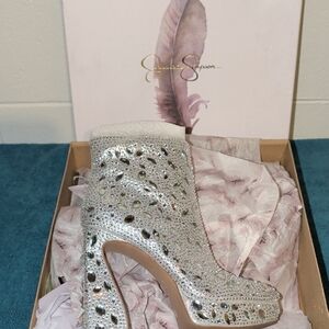 Jessica Simpson Silver Heeled Boots With Rhinestone Embellishment Size 9.5 NEW